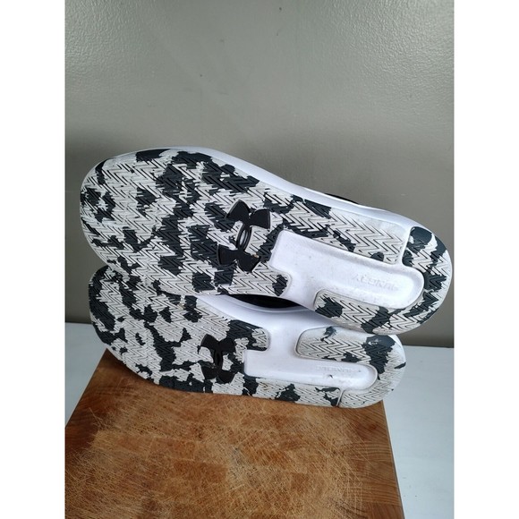 Under Armour Shoes Humble & Hungry Black/Gold Size Men's 9 W - Picture 16 of 16